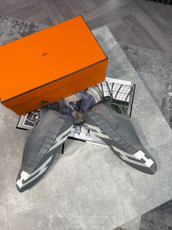 HM Trainer -  Grey - Image 3